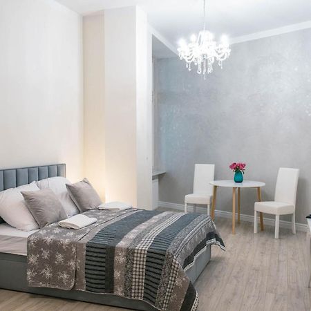 Ferienwohnung Apartament Grey Pearl Downtown Warschau Exterior foto