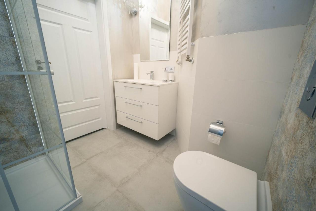Ferienwohnung Apartament Grey Pearl Downtown Warschau Exterior foto